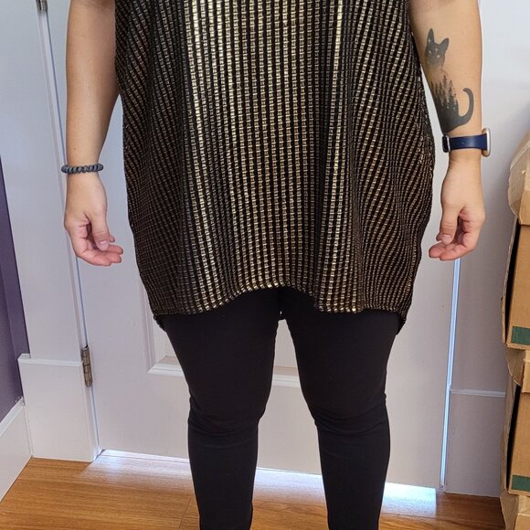 Ladies Dex Black and Gold Glossy Top, Size 1X EUC - Picture 4 of 5